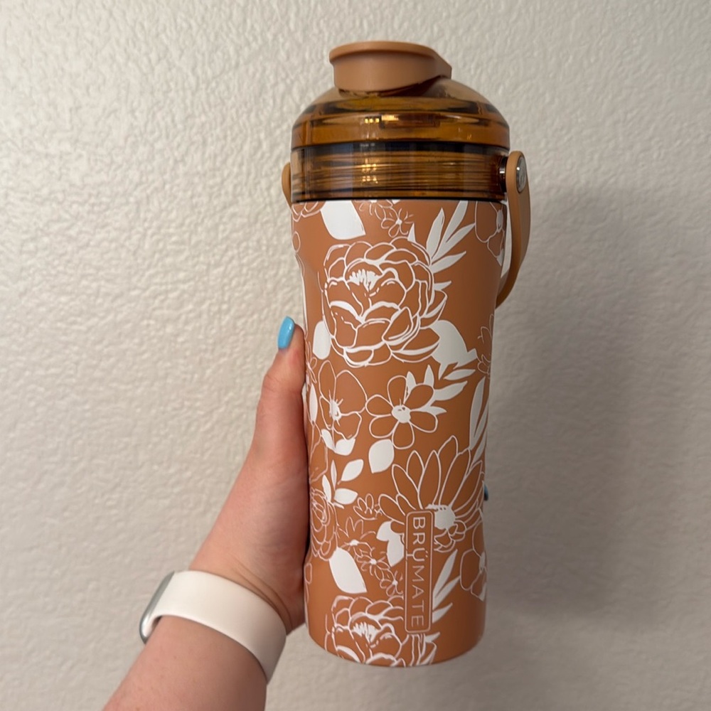 SANDSTONE BLOOM BRUMATE MULTISHAKER HOLLEY GABRIELLE COLLAB LIMITED EDITION